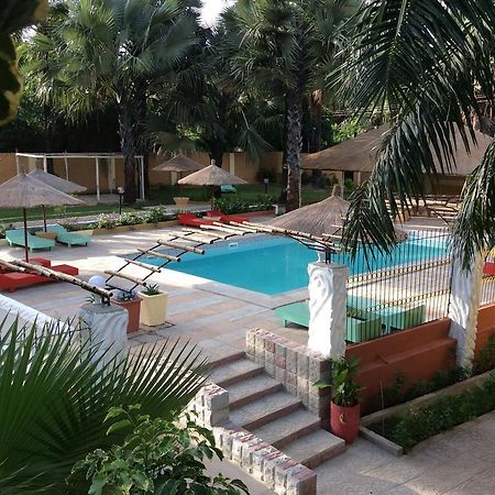 Calabash Apartment-Hotel Kotu Bagian luar foto