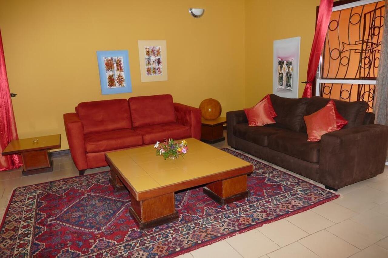 Calabash Apartment-Hotel Kotu Bagian luar foto