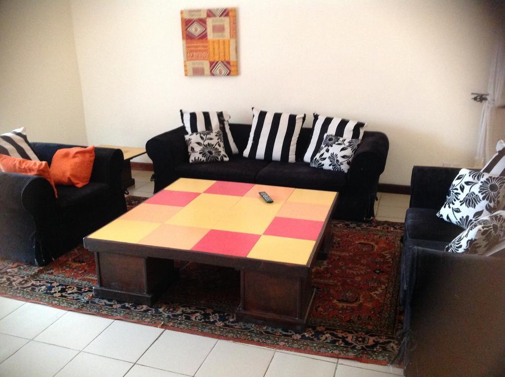 Calabash Apartment-Hotel Kotu Bagian luar foto