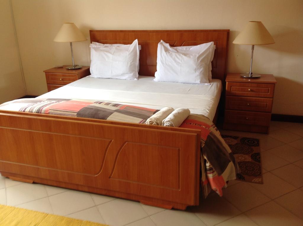 Calabash Apartment-Hotel Kotu Bagian luar foto