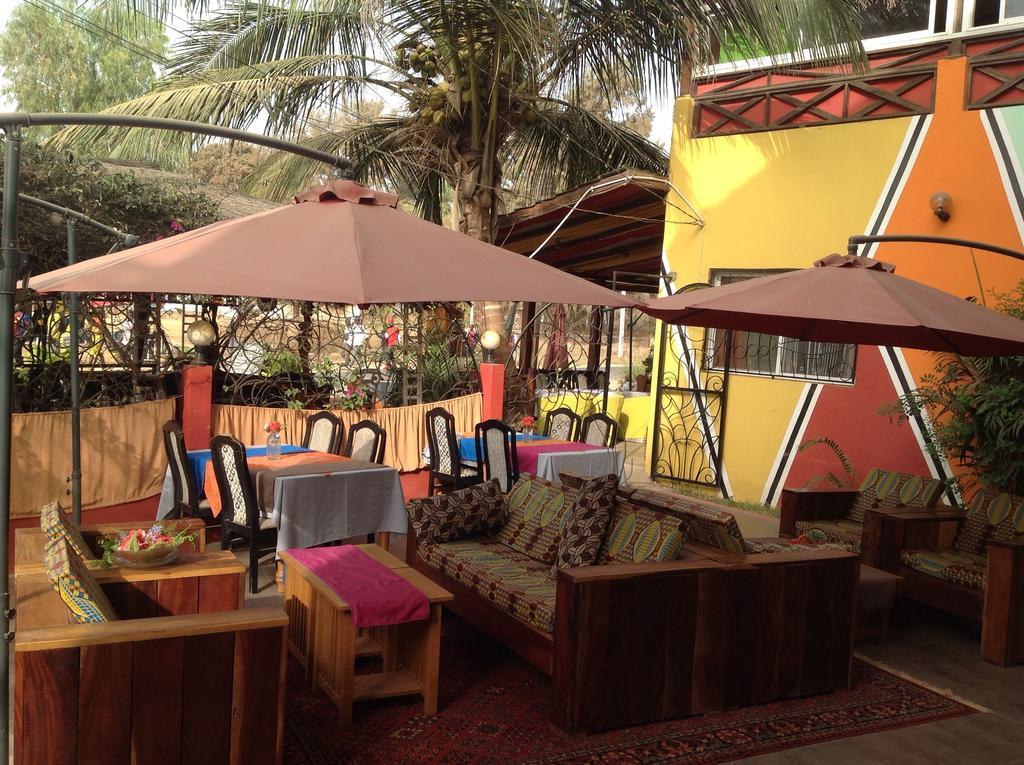 Calabash Apartment-Hotel Kotu Bagian luar foto