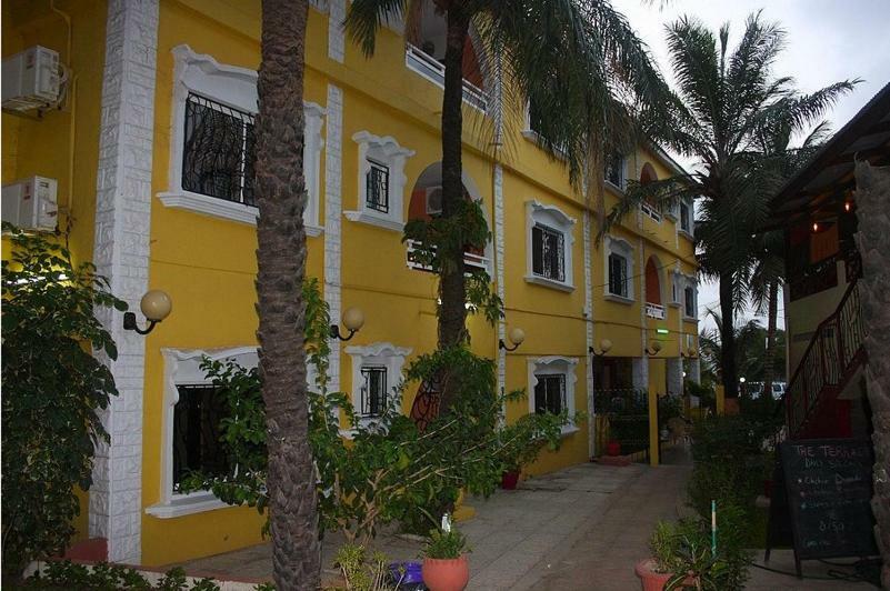 Calabash Apartment-Hotel Kotu Bagian luar foto