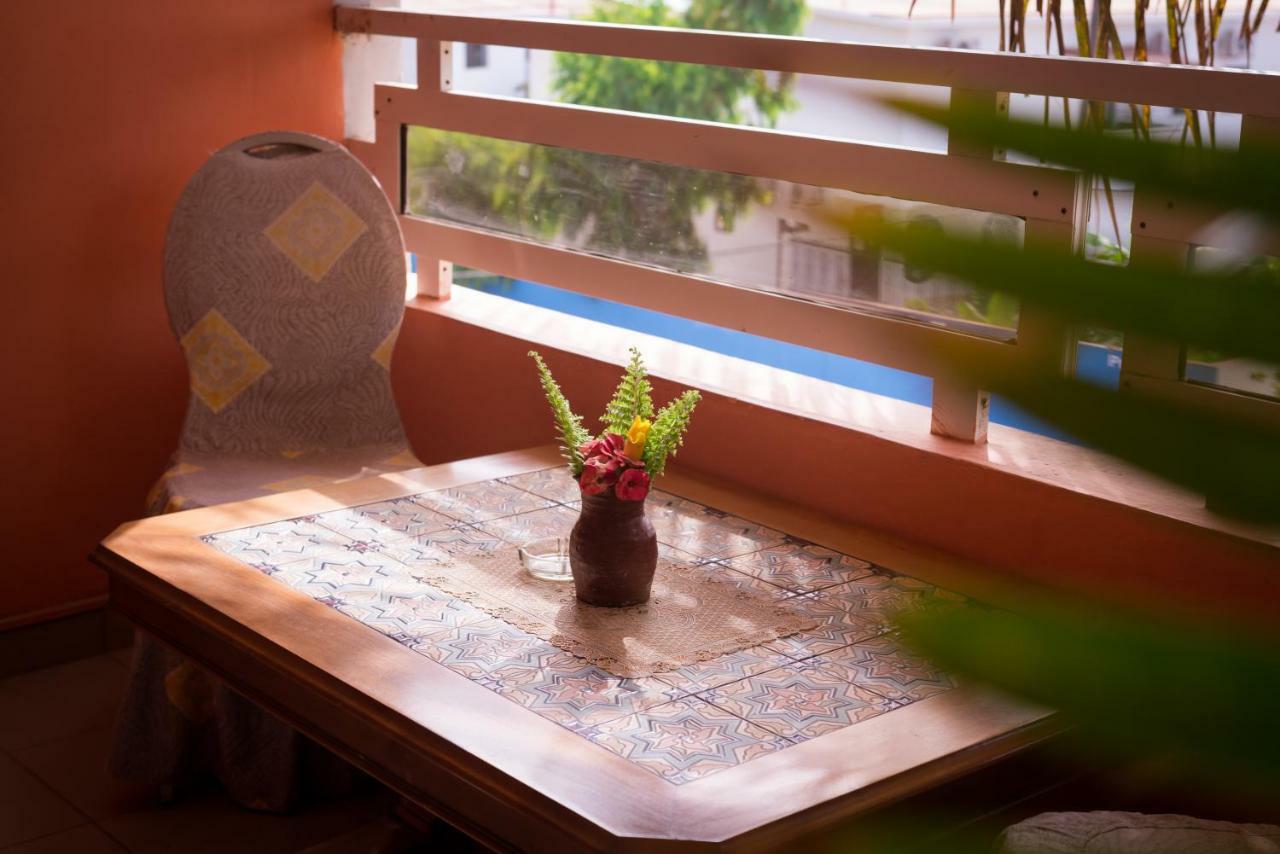 Calabash Apartment-Hotel Kotu Bagian luar foto