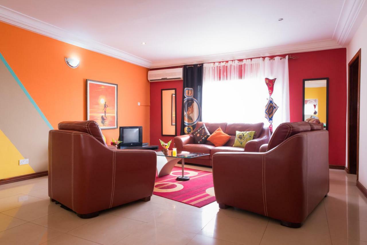 Calabash Apartment-Hotel Kotu Bagian luar foto