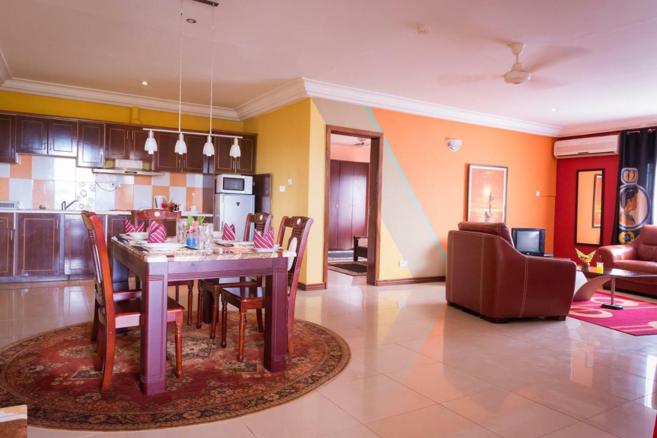 Calabash Apartment-Hotel Kotu Bagian luar foto
