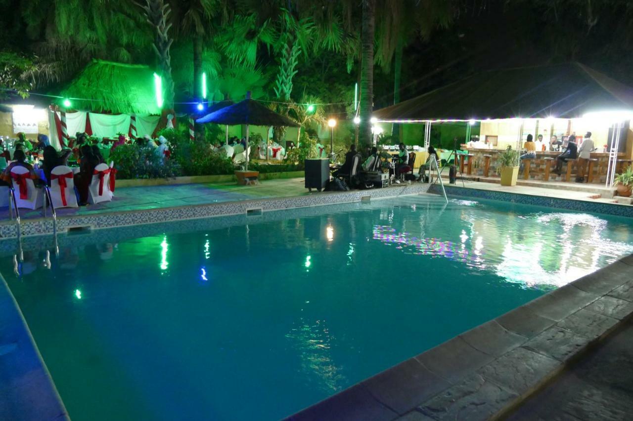 Calabash Apartment-Hotel Kotu Bagian luar foto