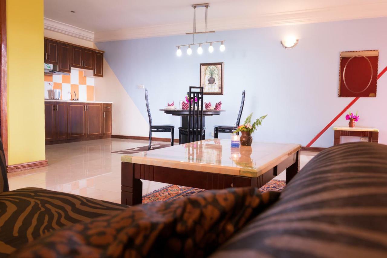 Calabash Apartment-Hotel Kotu Bagian luar foto